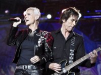 Сотрудники Домодедово вскрыли багаж группы Roxette и устроили с ним фотосессию