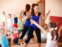 Леся Ярославская поработала учителем танцев
