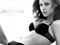 Зои Салдана обнажилась для рекламы белья Calvin Klein (ФОТО)