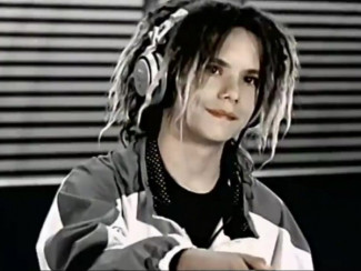 Кадр из клипа «Bomfunk MC’s» на песню «Freestyler» (2000)