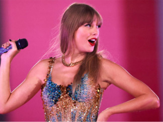 Тейлор Свифт стала самой молодой женщиной в Зале славы сонграйтеров