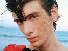 Марк Эйдельштейн появился на обложке китайского Vogue (10 ФОТО)