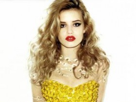 Джорджия Мэй Джаггер на морском берегу (5 ФОТО)