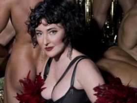 Запрещенная эро-фотосессия Лолиты к новому альбому (ФОТО)