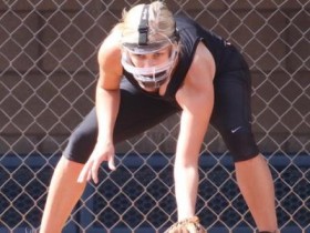 Риз Уизерспун учится играть в софтбол (ФОТО)