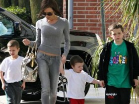 Виктория Бекхэм приучает детей к Голливуду (ФОТО)
