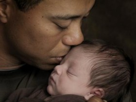 Тайгер Вудс показал новорожденного сына (5 ФОТО)