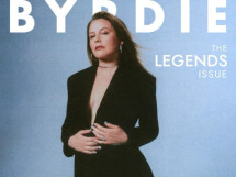 Алисия Сильверстоун снялась топлесс для обложки журнала Byrdie (10 ФОТО)