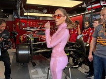 Дженнифер Лопес в латексе пришла на «Формулу-1» и сразила всех наповал!
