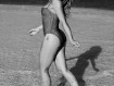 Хилари Дафф в купальнике с декольте до пупка снялась для обложки Sports Illustrated (6 ФОТО)