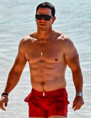 54-летний Марк Уолберг похвастался отличной физической формой 54-летний Марк Уолберг похвастался отличной физической формой