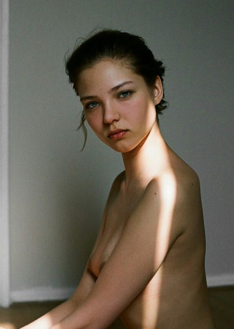 Алеся Кафельникова выложила фото с голой грудью