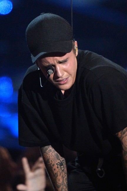 Джастин Бибер расплакался на церемонии вручения премии MTV Video Music Awards 