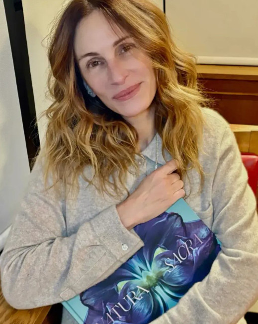 58-летняя Джулия Робертс опубликовала фото без макияжа