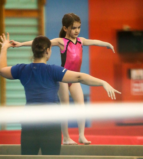 Дочь Тома Круза и Кэти Холмс планирует стать спортивной гимнасткой
