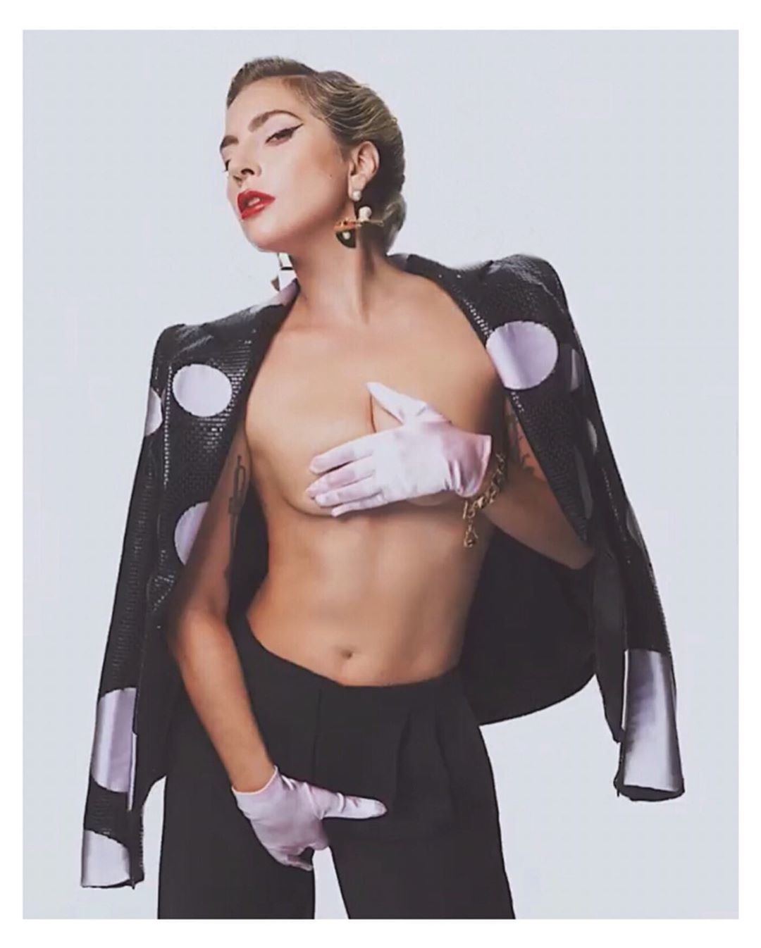 Леди Гага грудь фото