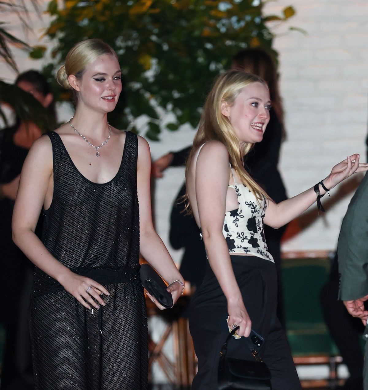 Эль Фаннинг пришла на вечеринку без нижнего белья