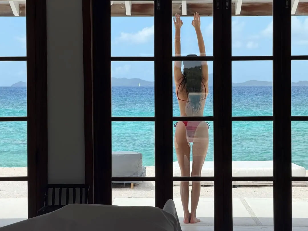 Кендалл Дженнер снялась голой в честь 30-летия