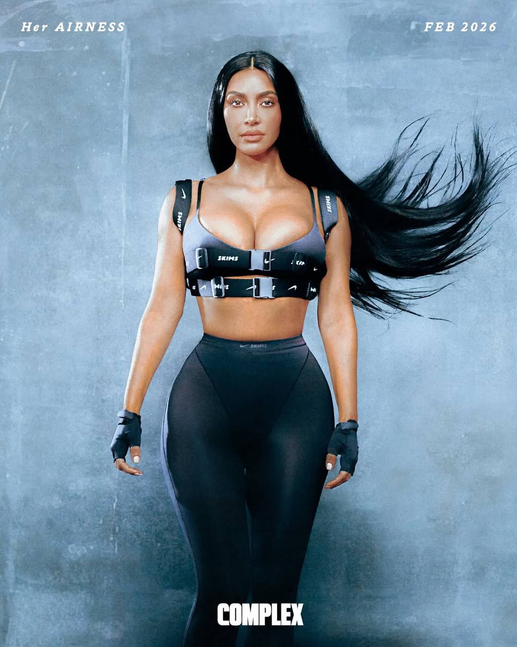 Ким Кардашьян топлес на обложке журнала Complex