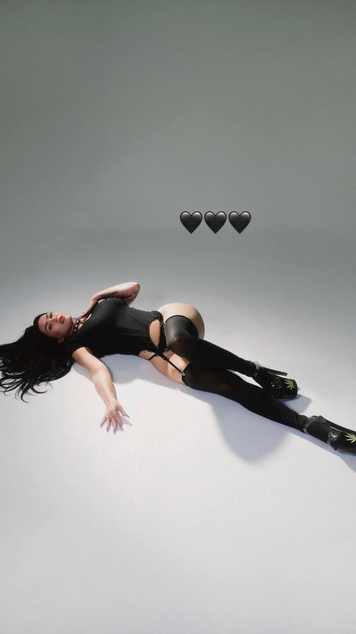 Меган Фокс увеличила попу