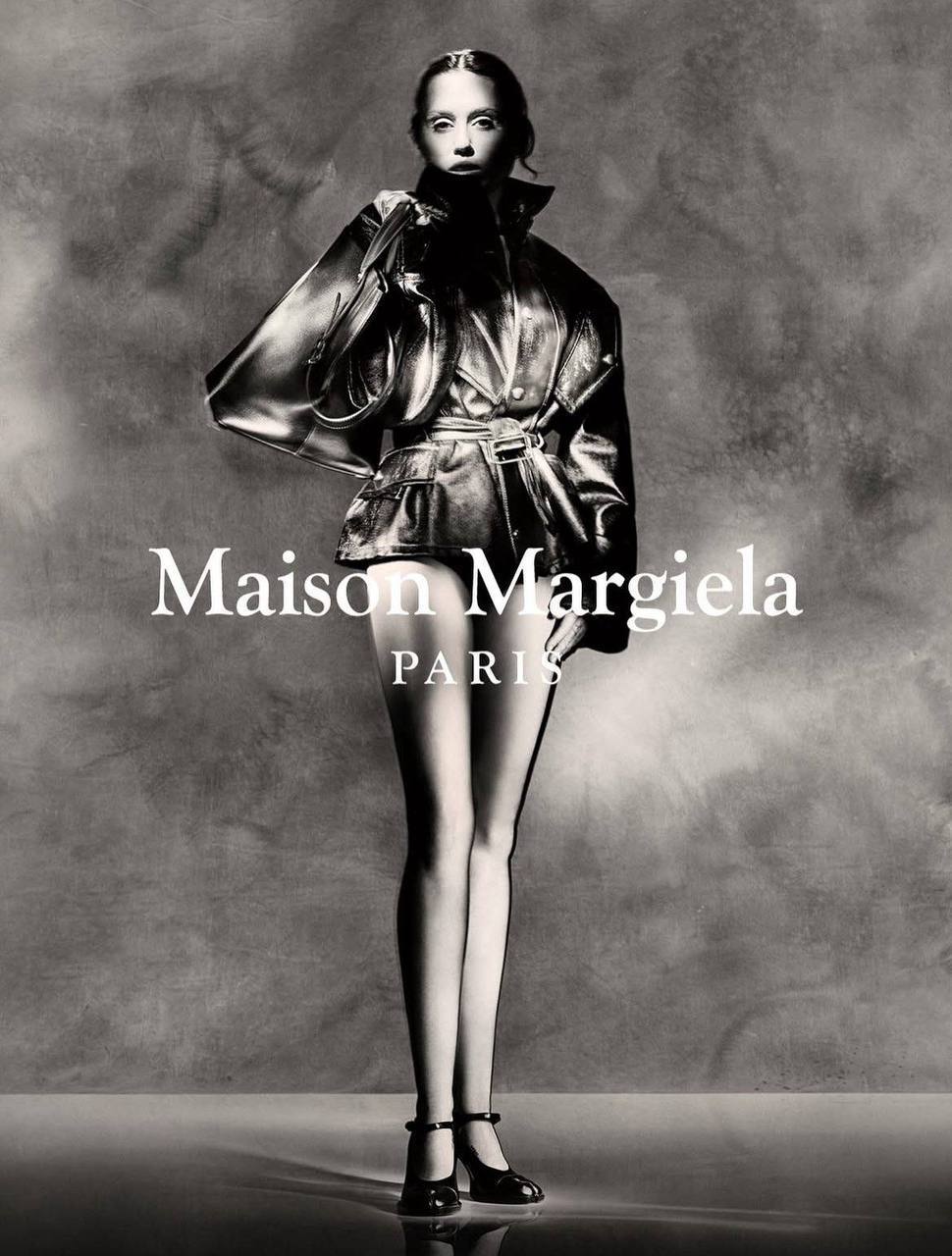 Майли Сайрус полностью разделась для рекламы бренда Maison Margiela