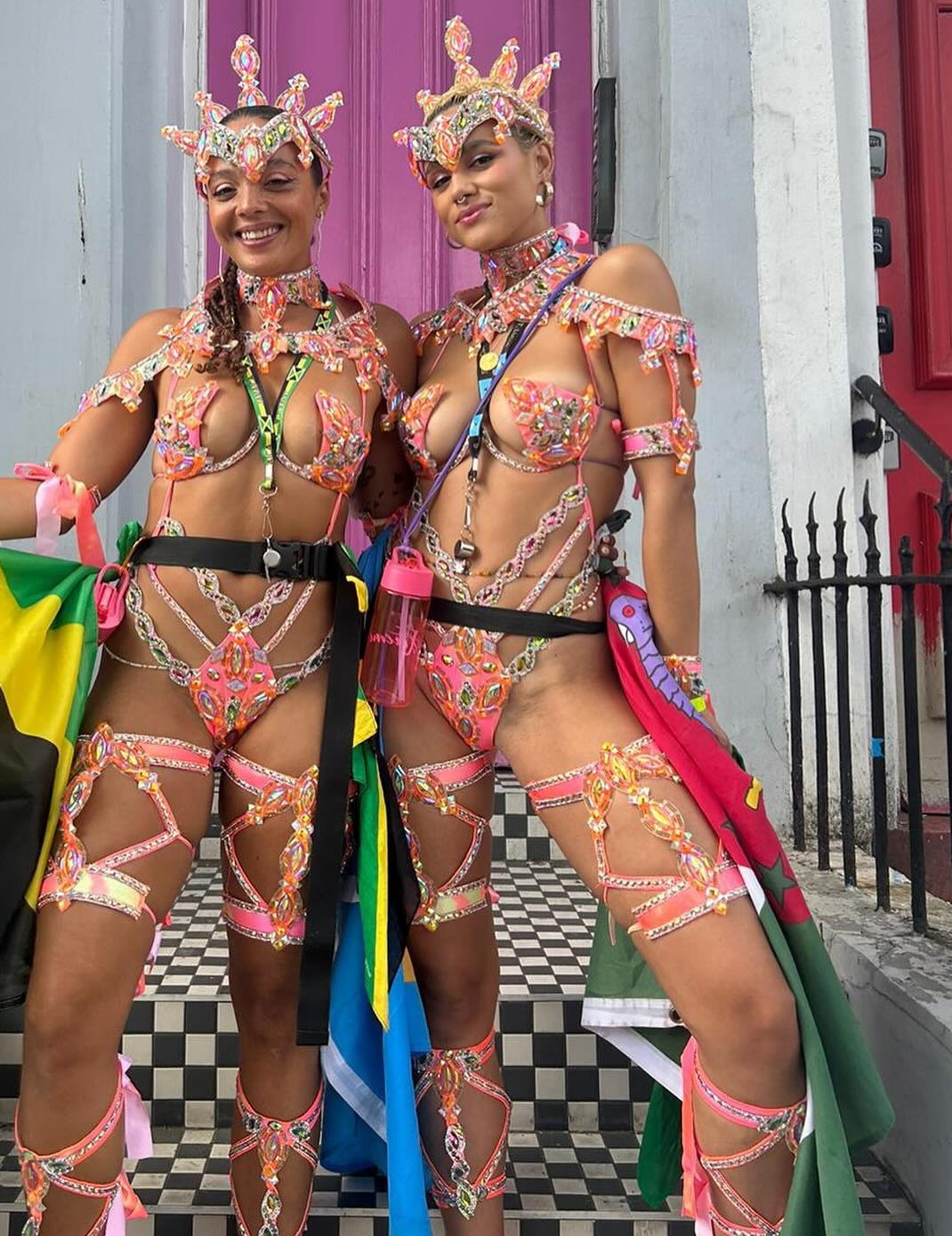 Натали Эммануэль в откровенном наряде на Notting Hill Carnival