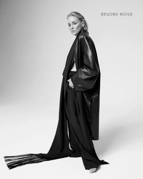 68-летняя Шэрон Стоун снялась топлес для журнала Beyond Noise