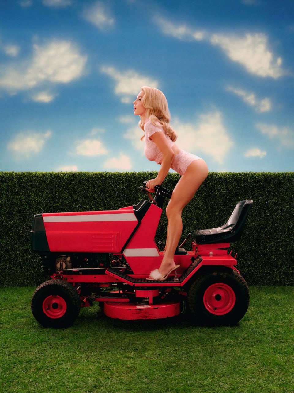 Сидни Суини в рекламе нижнего белья смотреть фото