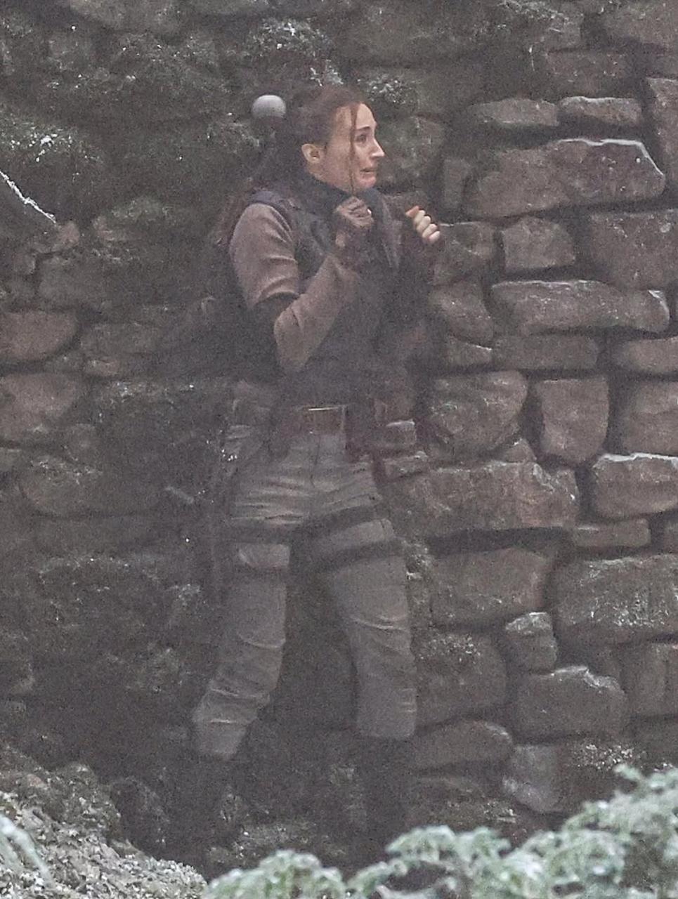 Софи Тёрнер в Англии во время съемок в сериале Tomb Raider